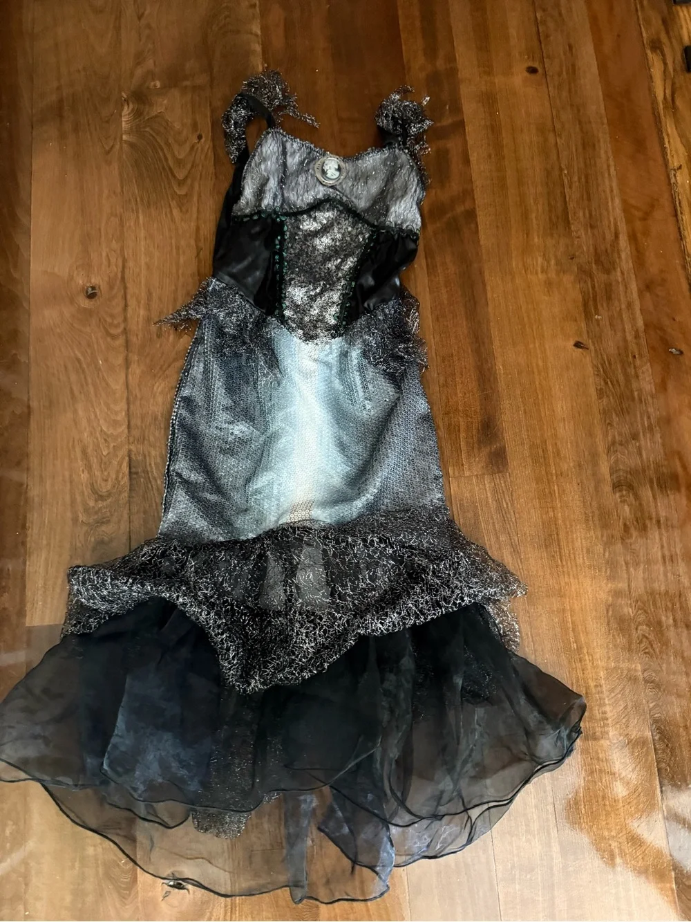 Girls size M corpse bride costume